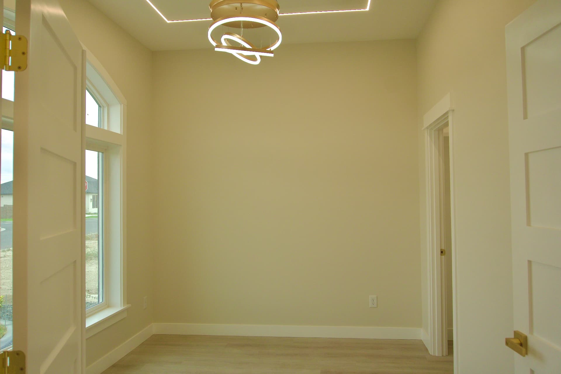 Bright private room with architectural lighting